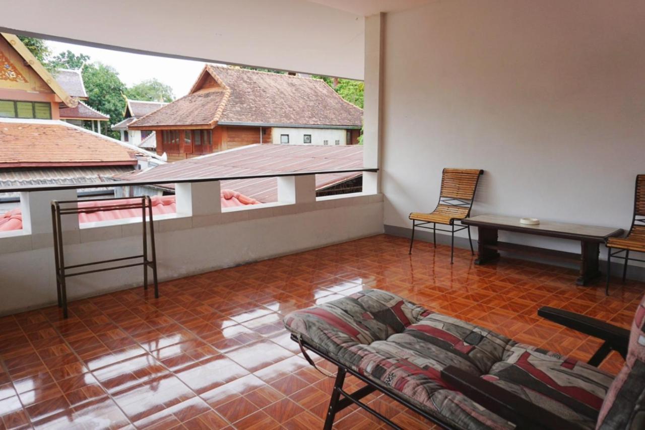 Manee Guesthouse And Record บ้านมานี Chiang Mai Buitenkant foto