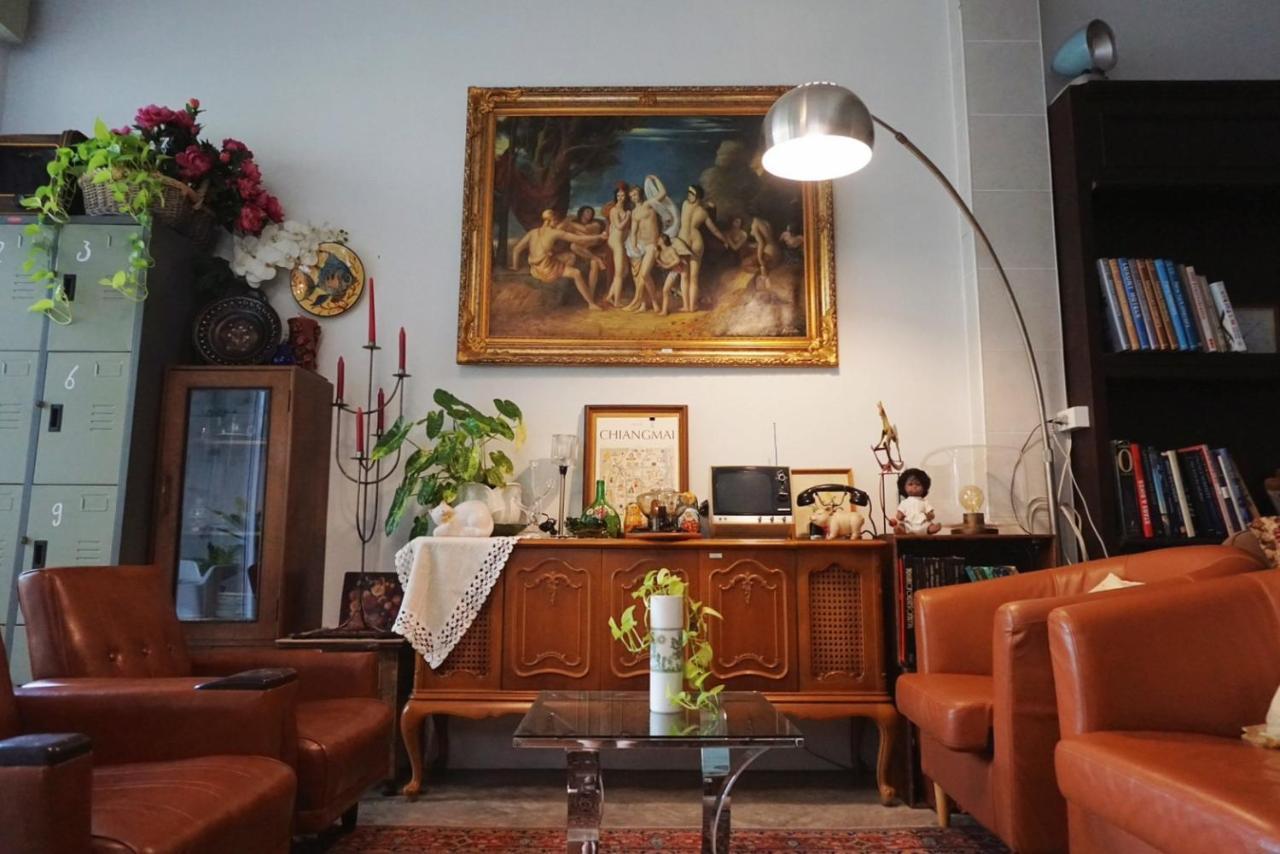 Manee Guesthouse And Record บ้านมานี Chiang Mai Buitenkant foto