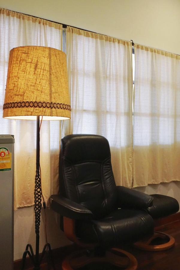 Manee Guesthouse And Record บ้านมานี Chiang Mai Buitenkant foto