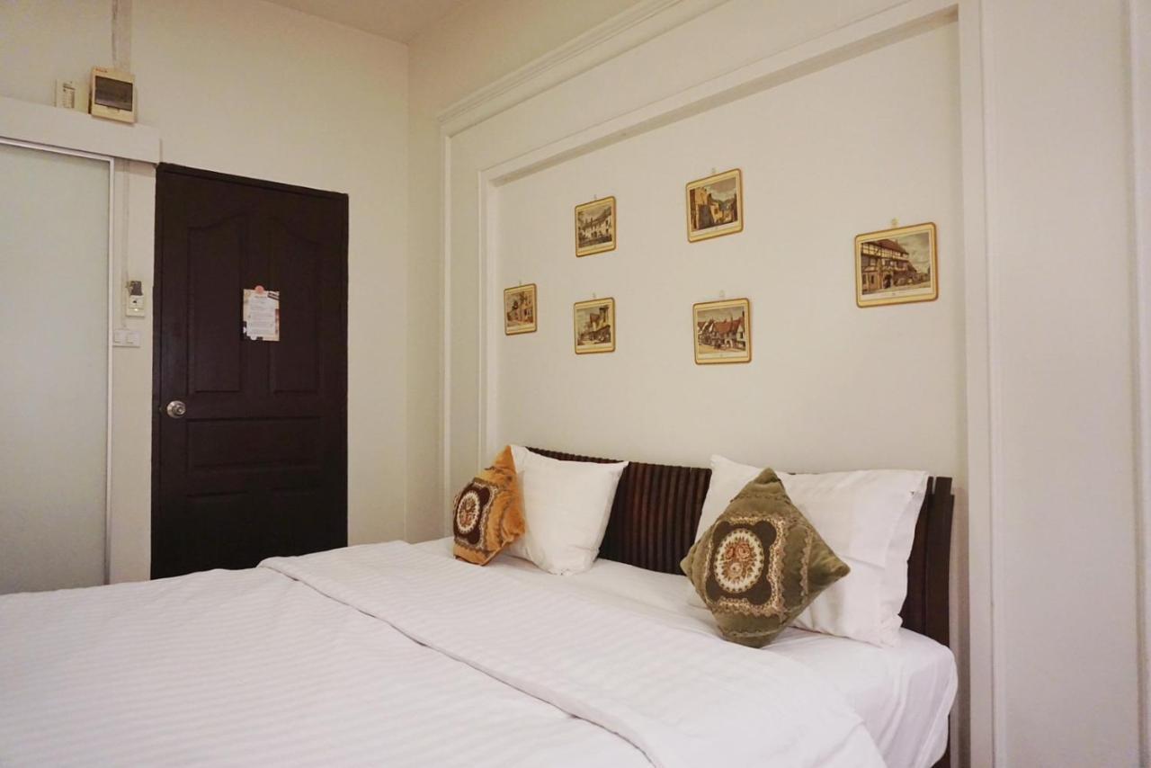 Manee Guesthouse And Record บ้านมานี Chiang Mai Buitenkant foto