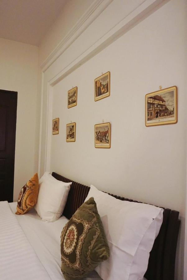 Manee Guesthouse And Record บ้านมานี Chiang Mai Buitenkant foto