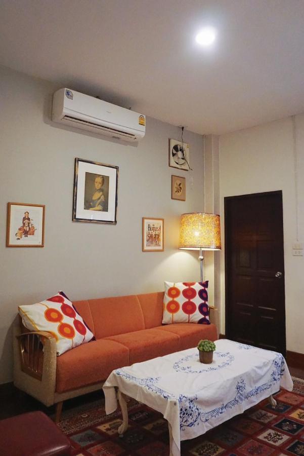 Manee Guesthouse And Record บ้านมานี Chiang Mai Buitenkant foto