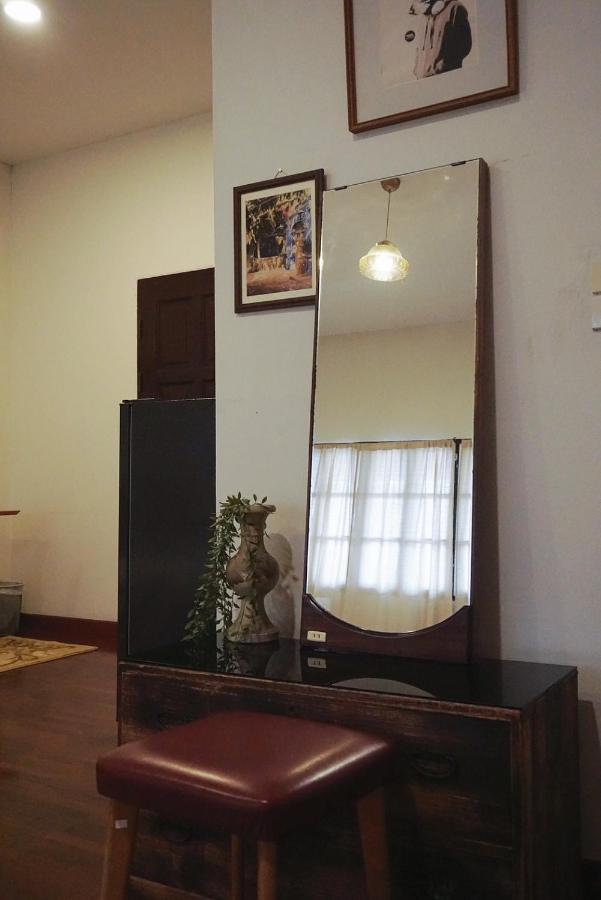 Manee Guesthouse And Record บ้านมานี Chiang Mai Buitenkant foto