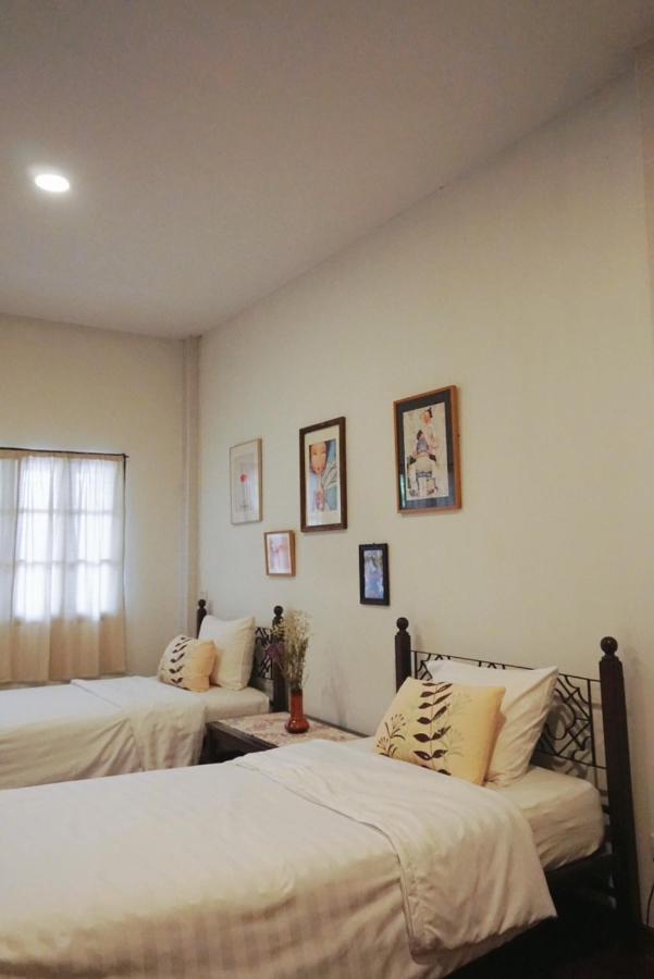 Manee Guesthouse And Record บ้านมานี Chiang Mai Buitenkant foto