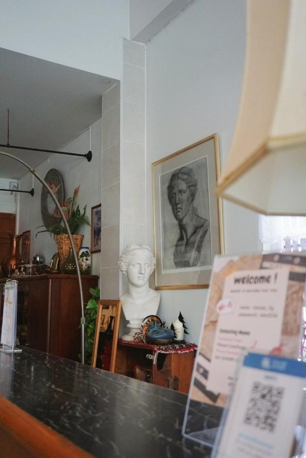 Manee Guesthouse And Record บ้านมานี Chiang Mai Buitenkant foto