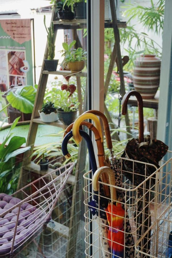 Manee Guesthouse And Record บ้านมานี Chiang Mai Buitenkant foto
